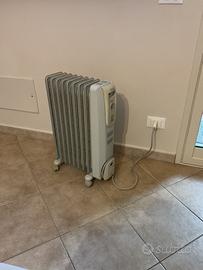 Radiatore elettrico ad olio De Longhi