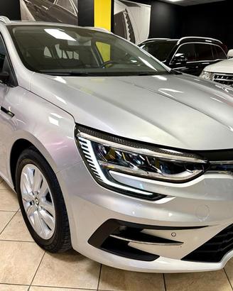 RENAULT Megane Mégane Sporter dCi 115 CV AUTOCAR