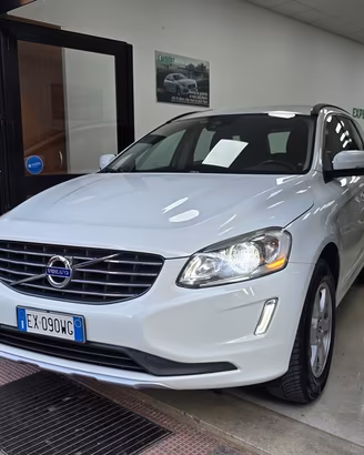 VOLVO XC60 2015 CAMBIO MANUALE 2.0 181cv PARI NUOV