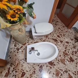 Sanitari a parete