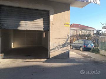 Locale ad uso commerciale, garage, magazzino