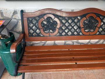 tavolo con panchina e poltrona 