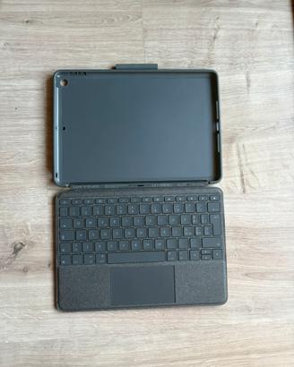 Custodia con tastiera logitech per Ipad