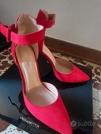 Scarpe col tacco rosso
