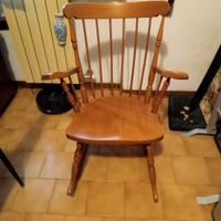 sedia a dondolo in noce massello