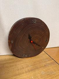 Orologio vintage in legno massello da muro