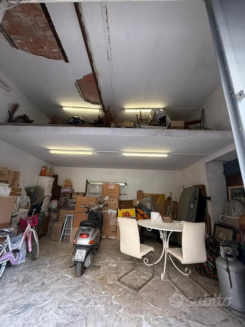 Apartment in Napoli, San Ferdinando, Municipalità 1 - Altro