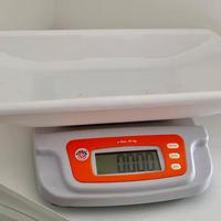 bilancia per neonati 