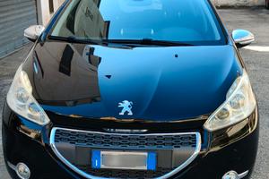 Peugeot208 1.6 HDi115CV S-line(scritto a libretto)