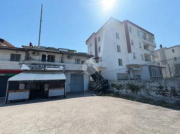 NEGOZIO A POZZUOLI
