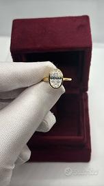 Anello con zircone naturale incassato a battuto