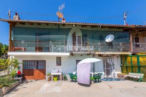 LAURIANO CASA PANORAMICA CON CORTILE