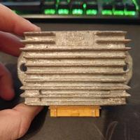 regolatore di tensione