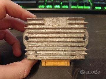 regolatore di tensione