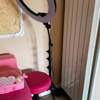 Lampada per tik tok e lettino massaggi