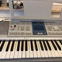 Tastiera Yamaha PSR K1 karaoke + kit completo