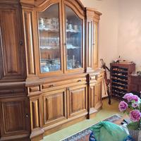 mobile in legno massello da soggiorno classico