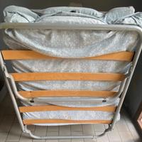 Lettino brandina pieghevole con doghe in legno