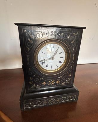 Orologio antico da camino con pendola