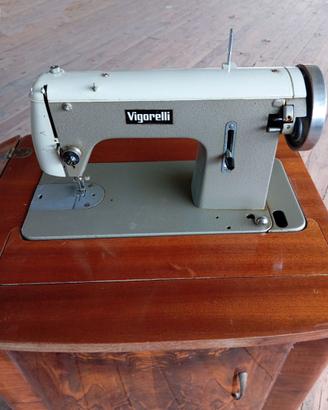 Macchina per cucire wintage
