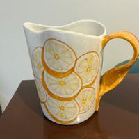 caraffa in ceramica di Ernestine Salerno