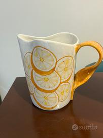 caraffa in ceramica di Ernestine Salerno
