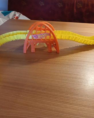 hot wheels - pista  "attacco della vipera"