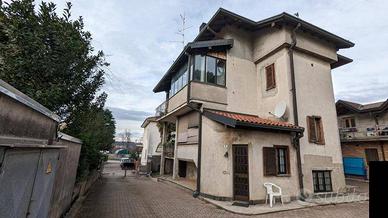 Immobile in asta di 153 m² con 5 locali a Venegono