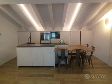 Attico / Mansarda di 165 m² con 5 locali e box aut