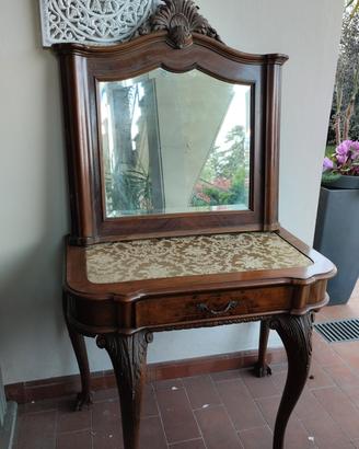 Toeletta in legno con specchio