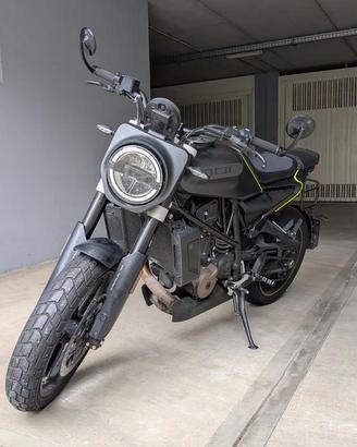HUSQVARNA SVARTPILEN 701