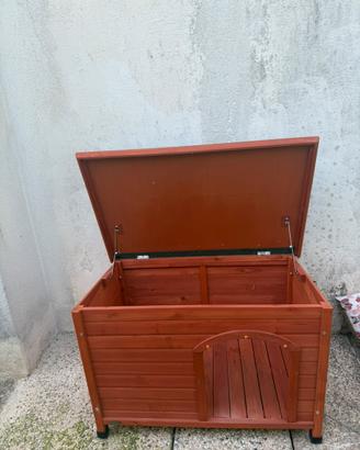 Cuccia da esterno per cani in legno