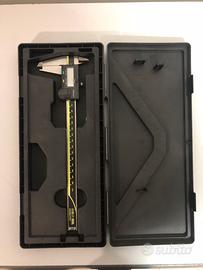 Calibro Mitutoyo 200 mm