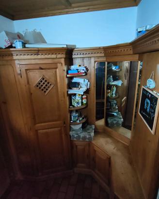 sofitto e armadi stile casa contadina