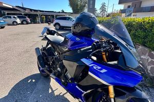 Yamaha R1