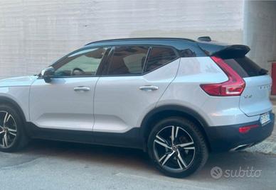 volvo xc40 t5 awd R-design 