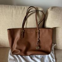Michael Kors Jet Set Travel Tote — Pelle Saffiano