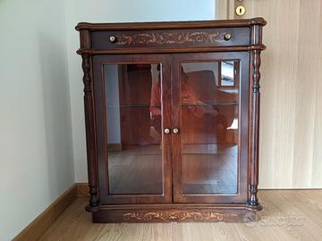 vetrinetta intarsio legno scuro lucidato