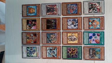 Lotto Yu-Gi-Oh! da 16 Carte