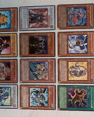Lotto Yu-Gi-Oh! da 16 Carte