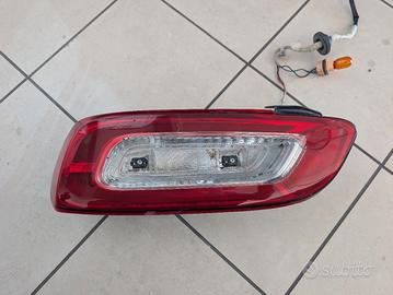 Fanale posteriore sinistro Abarth 124 spider