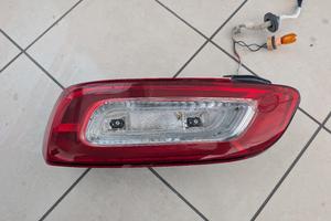 Fanale posteriore sinistro Abarth 124 spider