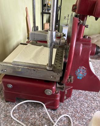 Affettatrice a volano vintage