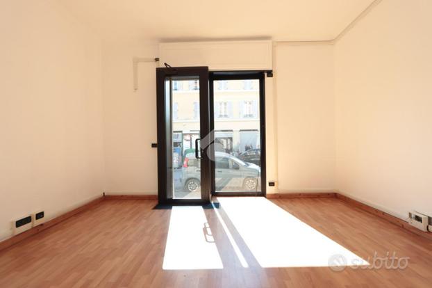NEGOZIO A VALENZA