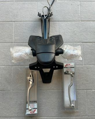 Porta Targa moto Yamaha e leva freno
