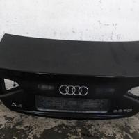 8K5827023AE PORTELLONE COFANO POSTERIORE BAULE AUD