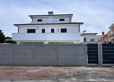 Villa di 150 m² con 4 locali a Roma