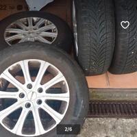 Cerchi in lega da 16 con gomme invernali 