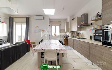 AMPIO 3 LOCALI CON BOX DOPPIO E CANTINA!