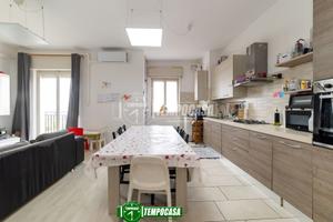 AMPIO 3 LOCALI CON BOX DOPPIO E CANTINA!